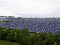 Photovoltaikanlage  Ein 140 ha großer Solarpark auf fruchtbarsten Ackerböden bei Straubing (J. Wüllner 30.05.16)